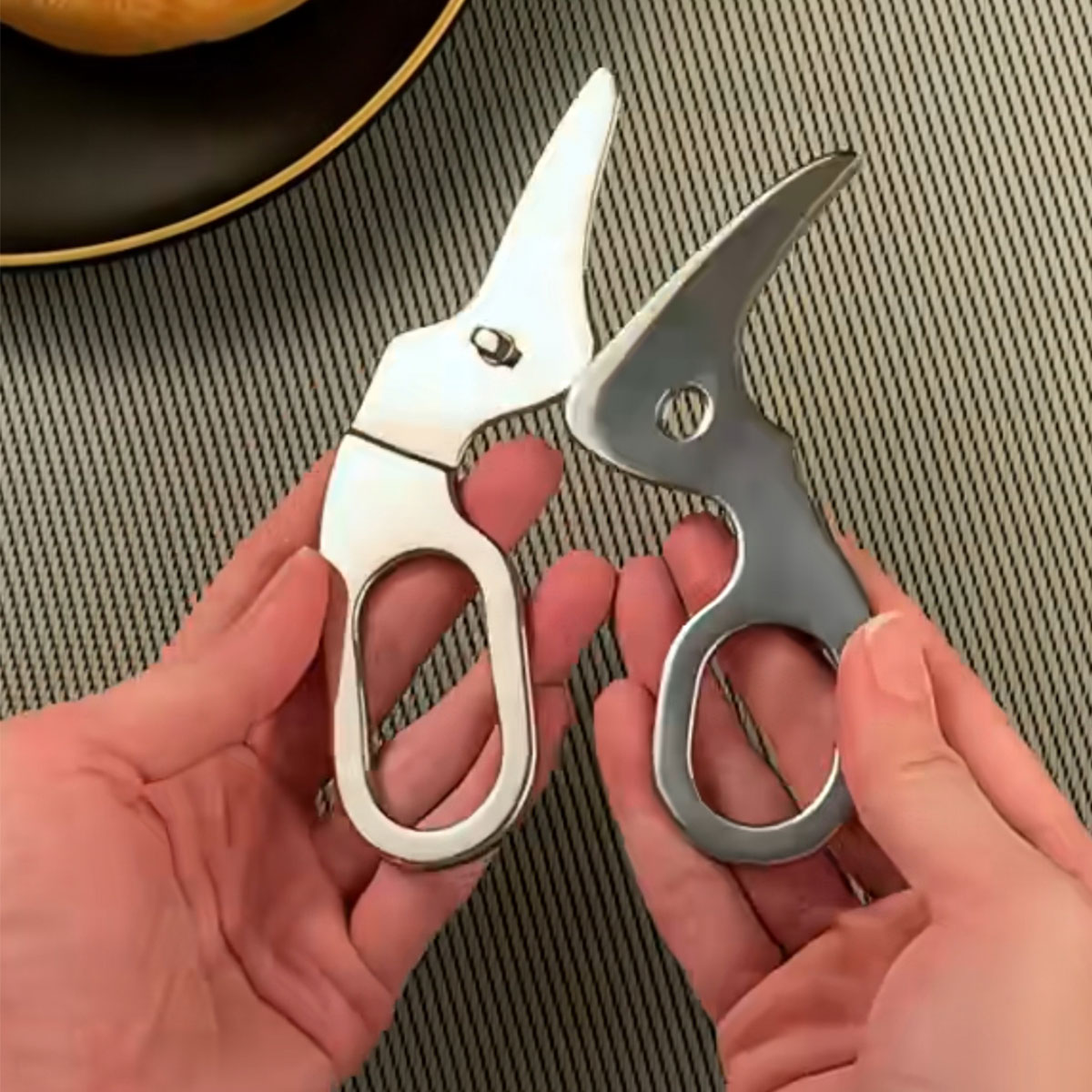 Baby Food Utensil - مقص طعام آمن للأطفال - من